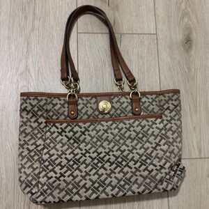 Tommy Hilfiger Tote Bag in Brown Pattern with Leather Trim